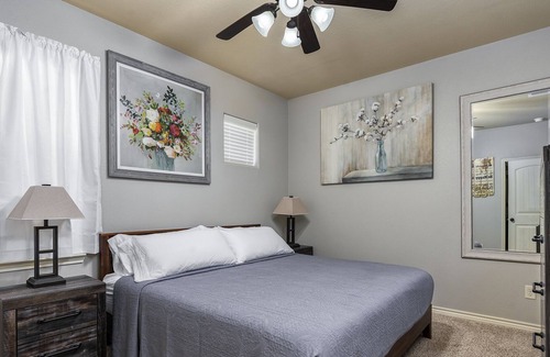 Wellborn House | 3 King Beds / 3 Full Baths / 5 min to Kyle Field