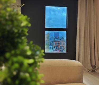 East Allegheny Apartment | 3 KING beds Free Parking Modern Luxe Escape