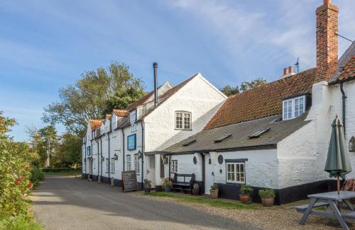 Thornham House | 3 Knights Cottages