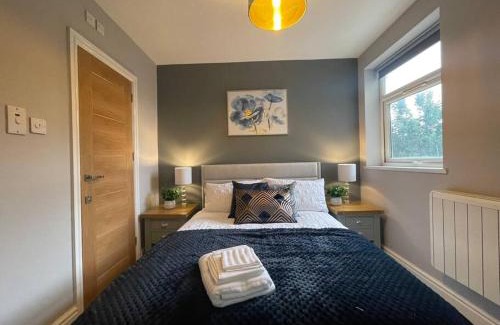 Dudley Apartment | 3- Lovely 1 Bed Apartment extra sofa bed-West Midlands