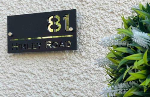 Dudley Apartment | 3- Lovely 1 Bed Apartment extra sofa bed-West Midlands