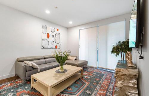 Ocean Park Apartment | 3 Lux large apartment heart of SM