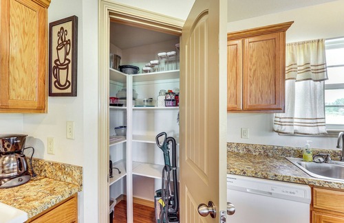 Fort Coffee Cottage | 3 Mi to Arkansas River: Rural Family Home w/Yard