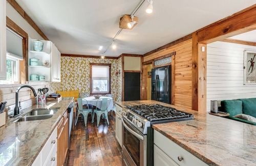 Thomas House | 3 Mi to Blackwater Falls: Peaceful Retreat w/Deck