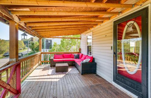 Thomas House | 3 Mi to Blackwater Falls Peaceful Retreat with Deck