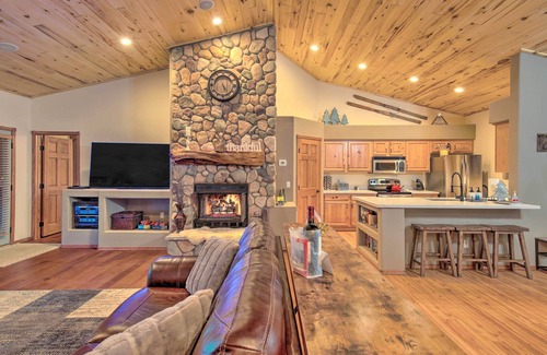 Torreon Cabin | 3 Mi to Golf Course: Show Low Escape w/Fire Pit
