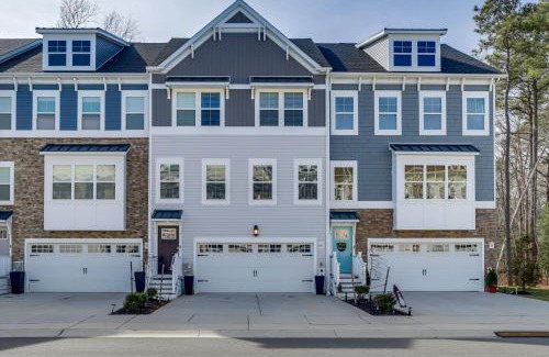 Ocean City House | 3 Mi to Ocean City Boardwalk Townhome with 2 Decks
