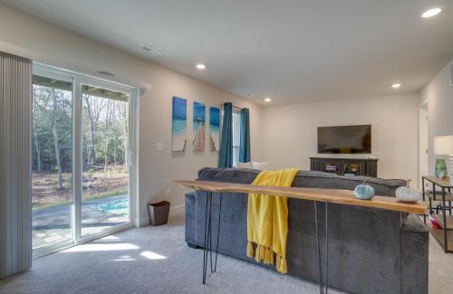 Ocean City House | 3 Mi to Ocean City Boardwalk Townhome with 2 Decks