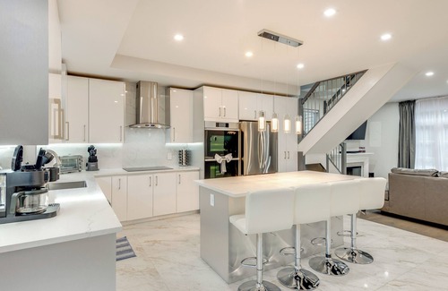 Tobyhanna Cottage | 3 Mi to Tobyhanna State Park: Hot Tub Haven!