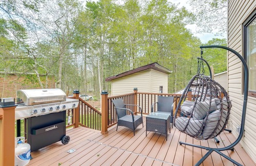 Tobyhanna Cottage | 3 Mi to Tobyhanna State Park: Hot Tub Haven!