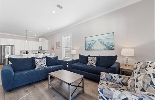 Gulf Shores House | 3-min walk to beach | Pool | Bikes | BBQ | Games