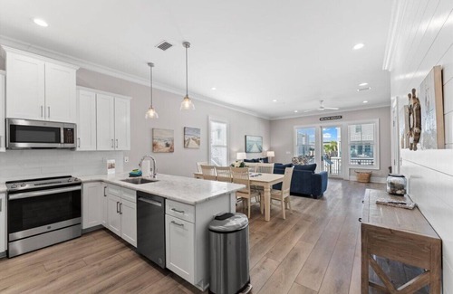 Gulf Shores House | 3-min walk to beach | Pool | Bikes | BBQ | Games
