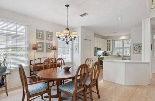 Fernandina Beach House | 3 Min Walk to Beach,Steps to Heated Pool,Golf & Lagoon View,Amelia island Plantation Resort