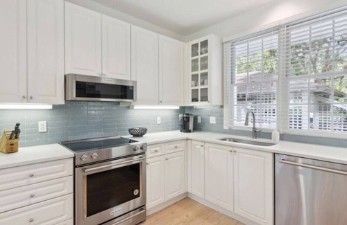 Fernandina Beach House | 3 Min Walk to Beach,Steps to Heated Pool,Golf & Lagoon View,Amelia island Plantation Resort