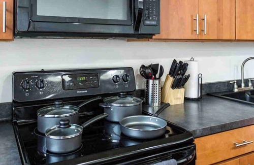 Rochester Apartment | <3> NY Style Centric Loft with King Bed by Park av