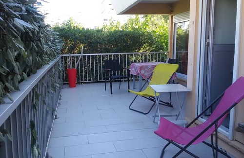 La Grande-Motte Apartment | 3-room apartment, 50m2, with 30m2 terrace, parking space, town center.