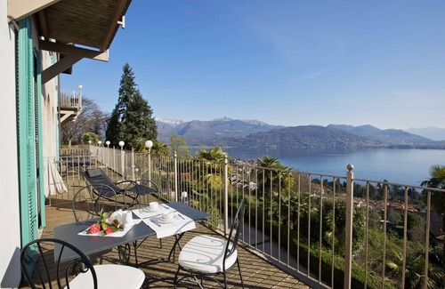Carciano Apartment | 3-room apartment with balcony in an Art Nouveau villa with communal pool