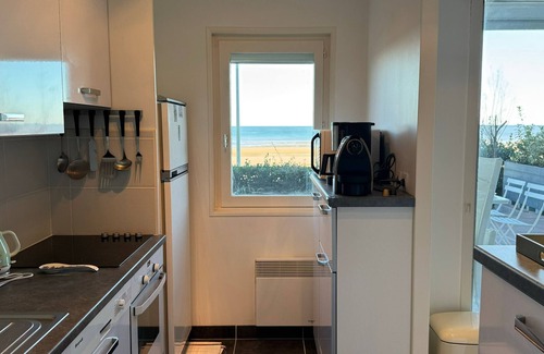 Port Guillaume Apartment | 3-room apartment with direct beach access and WiFi