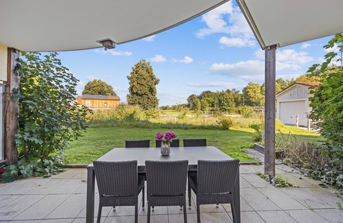 Bad Aibling Apartment | 3 room ground floor apartment with terrace directly at the Kurpark, near train station + Schön Klinik