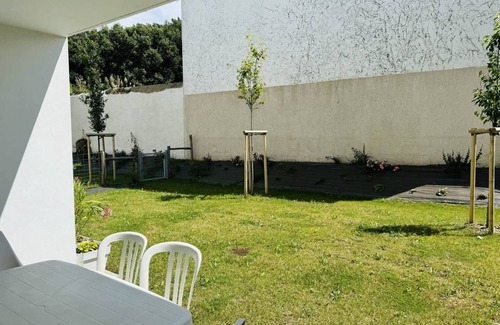 Saint-Pierre-Quiberon Apartment | 3-room town center, enclosed garden, 150m from the beach