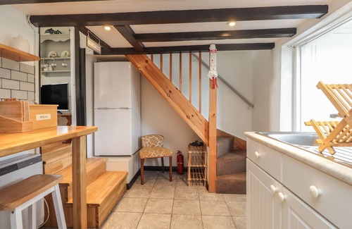 Pevensey Cottage | 3 SEAVIEW COTTAGES, family friendly, with a garden in Normans Bay