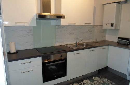 Balaruc-les-Bains Apartment | 3-Star Apartment near Thermal Baths & Etang with Balcony and Fully-equipped Kitchen