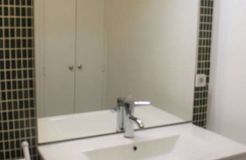 Balaruc-les-Bains Apartment | 3-Star Apartment near Thermal Baths & Etang with Balcony and Fully-equipped Kitchen