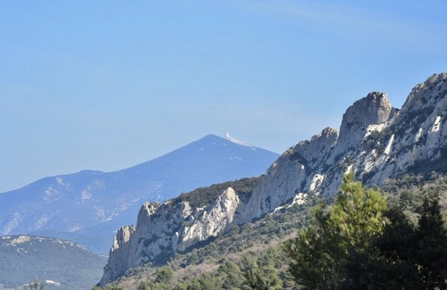 Beaumes-de-Venise Cottage | 3 star rated 2 bedroom gite with Spa