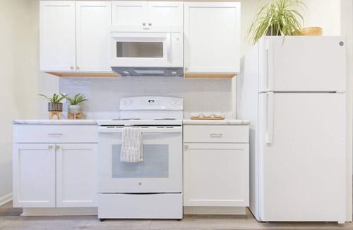 Oread Apartment | [3] StayAwhile: The Cozy Retreat