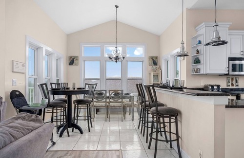 Painters Walk House | 3-Story Beach House Retreat with Heated Pool, Game Room, 5 Min to Flagler