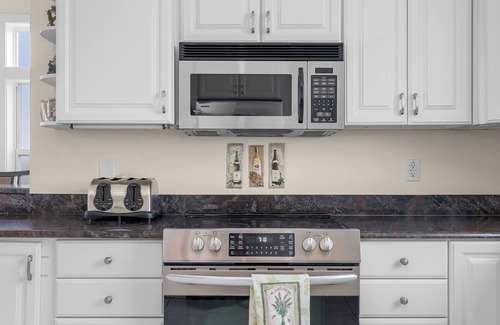 Painters Walk House | 3-Story Beach House Retreat with Heated Pool, Game Room, 5 Min to Flagler