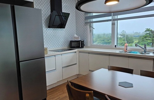 Hallim House | 3-story private house with a large field aside, 7 minutes to Sinchang Road!