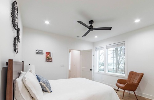 Nashville House | *3 STORY* WITH Rooftop New House! 7 MIN Downtown!