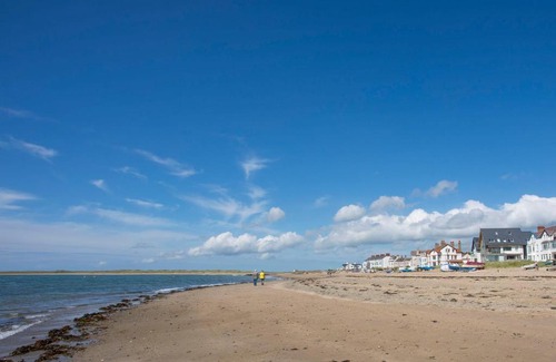 Llanfaelog House | 3 Tai Newydd