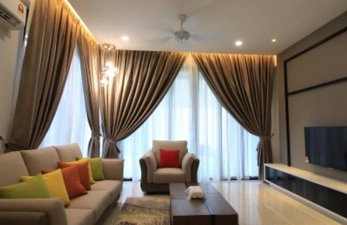Seri Kembangan Apartment | #3 Tropical Evilla Executive Suite