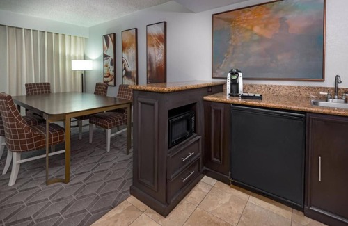 Park Central Hotel | 3 Units | Modern Dallas Suites | Hot Breakfast + Pool Access