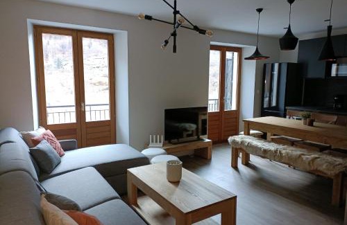 Orelle Apartment | 3 Vallées & cycling cols Cosy 6 to 8 stay