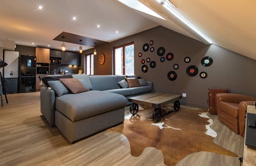 Orelle Apartment | 3 Vallées & epic cols – 4–6 guest stay