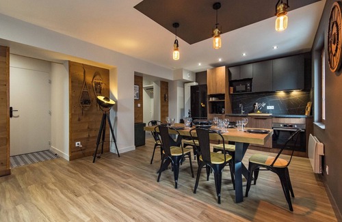 Orelle Apartment | 3 Vallées & epic cols – 4–6 guest stay