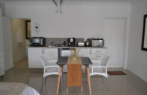 Woodmead House | 3 Woodmead Suites