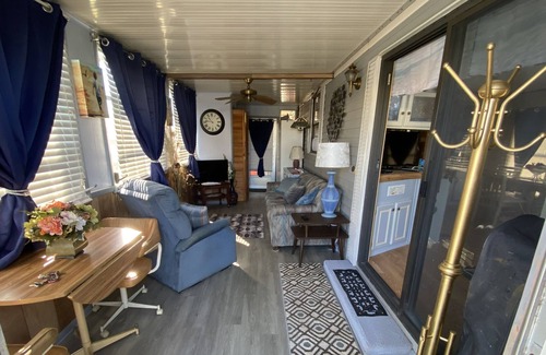 Southside Rural Community House | 30-90 Mins. Away from FL Attractions and close to the Gulf Coast Beaches