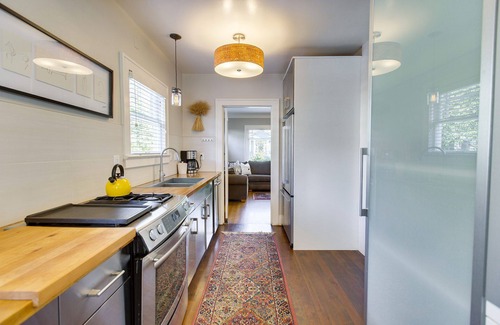 Portland House | 30 day Min - NE GrantPark Hollywood Bungalow - entire home