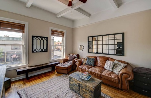 Downtown Bozeman Condo | 30-Day Rental - Historic flat w/great location & vintage features - Montana on Main Street!