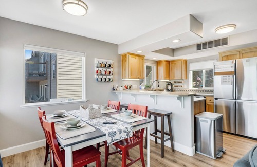 Logsden House | 30 Day Stay-Pet Friendly-Oceanfront-Fast WiFi-3bd/2ba-Full Kitchen-Washer/Dryer