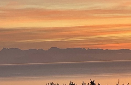 Regional District of Nanaimo House | 30 days or more- Executive home - Ocean and Mountain View