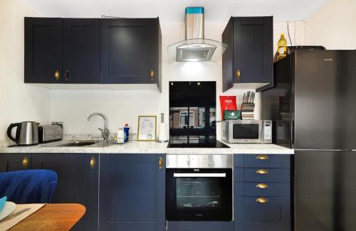 Castleford Apartment | 30 percent off! Stylish Yorkshire Apartment - Sleeps 5