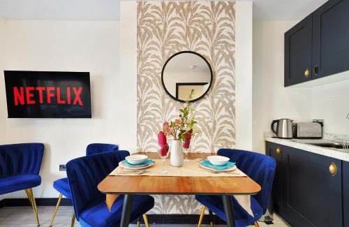 Castleford Apartment | 30 percent off! Stylish Yorkshire Apartment - Sleeps 5