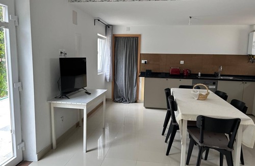 Apulia Ski Chalet | 300m by Apúlia Beach&Terrace