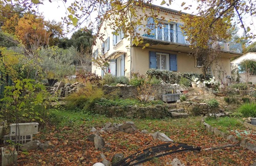 Greoux-les-Bains Apartment | 300m from village center, apartment with garden in 1 green/calm house