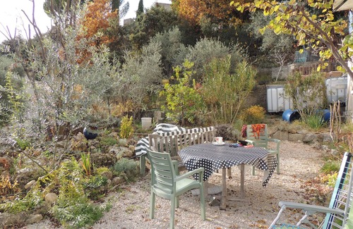 Greoux-les-Bains Apartment | 300m from village center, apartment with garden in 1 green/calm house
